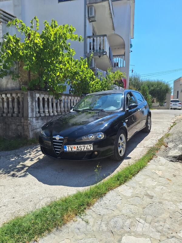Alfa Romeo - 147 - 1.6 ts 16v