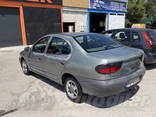 Renault - Megane - 1.9
