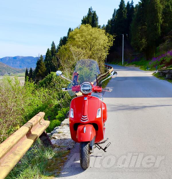 Piaggio - Vespa
