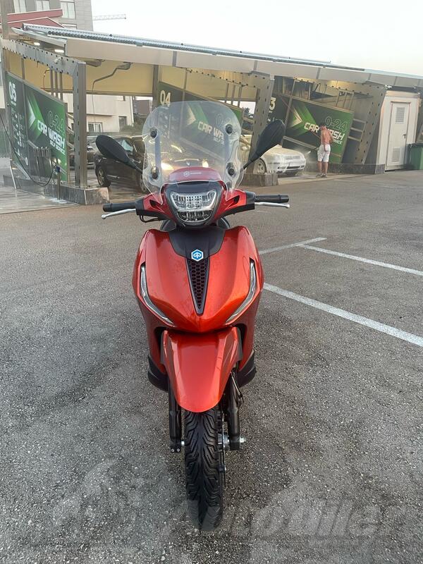 Piaggio - Beverly 300s