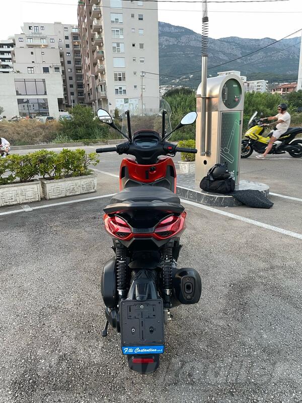 Piaggio - Beverly 300s