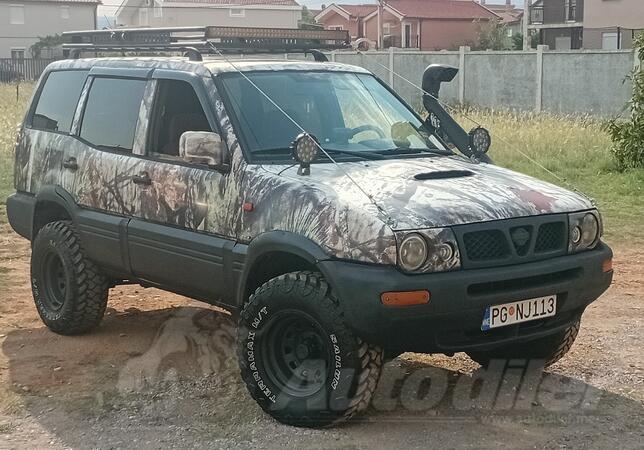 Nissan - Terrano II - 4x4