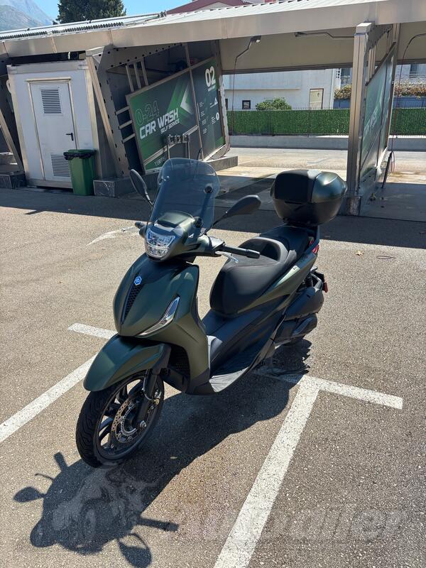 Piaggio - Beverly 300