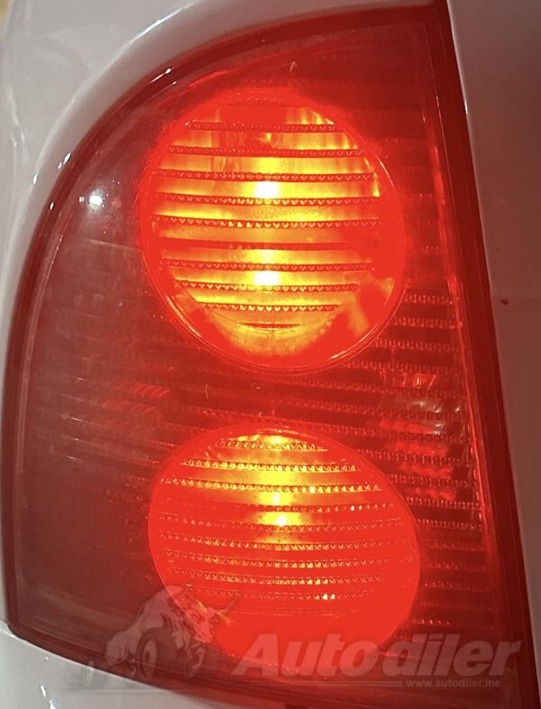 Lijevo stop svjetlo za Volkswagen - Passat    - 2005