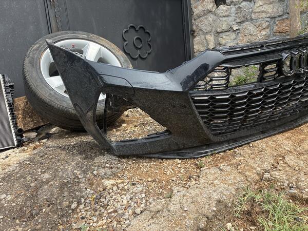 U djelovima Audi - Q5 2.0