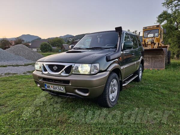 Nissan - Terrano II - 2.7