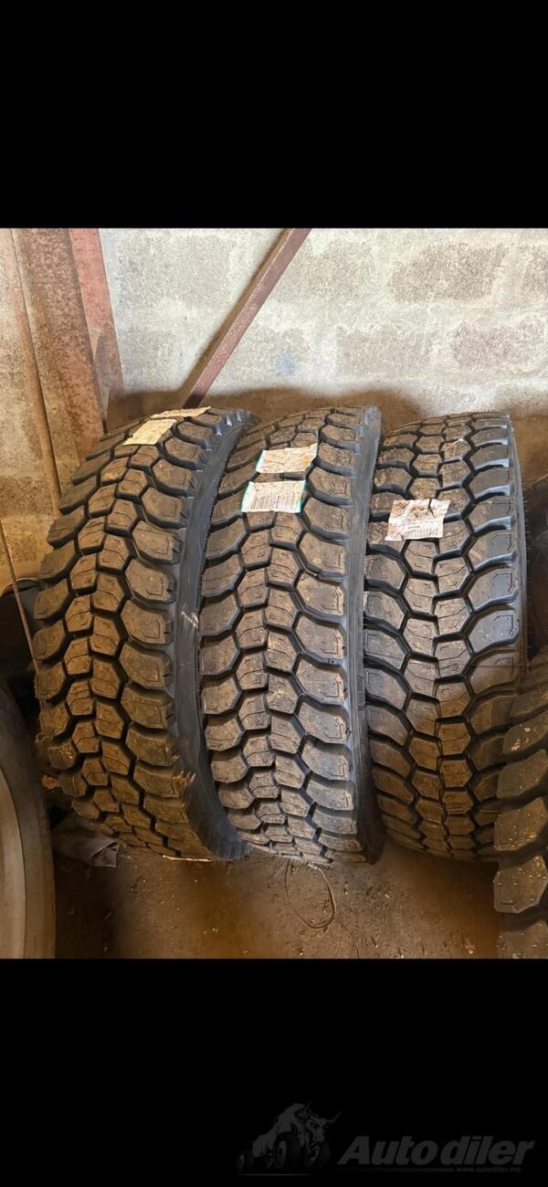 Michelin - 13R22.5 - Univerzalna guma