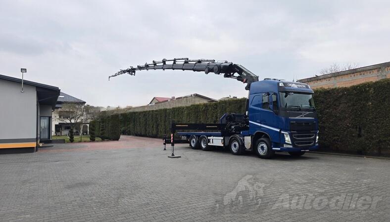 Volvo - FH 460 8x2 / kamion sa ravnom platformom / HIAB 1055 E8 + JIB X150-6 dizalica / VLT071