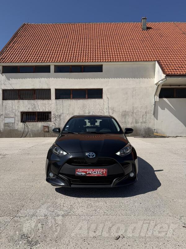Toyota - Yaris - 1.5 HYBRID-AUTOMATIK