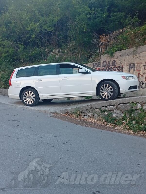 Volvo - V70 - D3