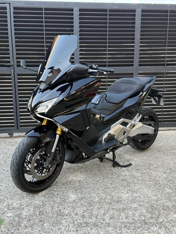 Honda - Forza 750