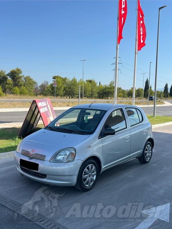 Toyota - Yaris - 1.0 benzin