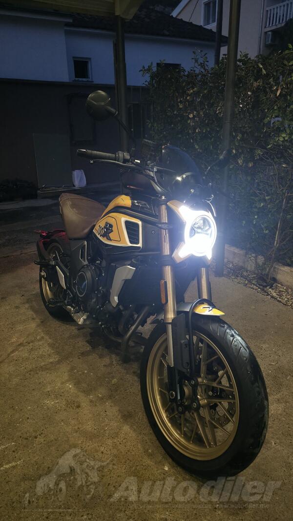 CFMoto - CLX-700 Heritage