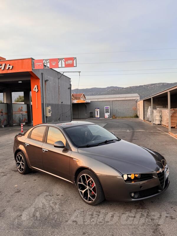Alfa Romeo - 159 - 1.9 jtdm 8v