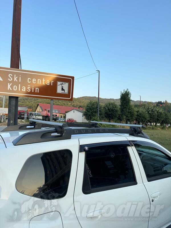 Krovni nosači, koferi, šatori i galerije