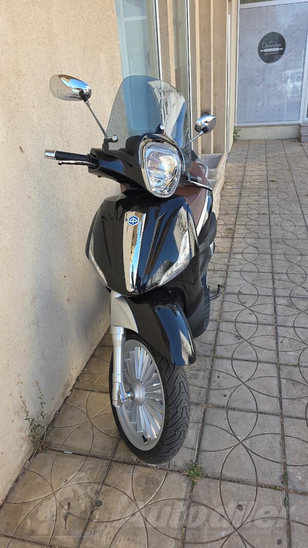 Piaggio - Beverly 300ie
