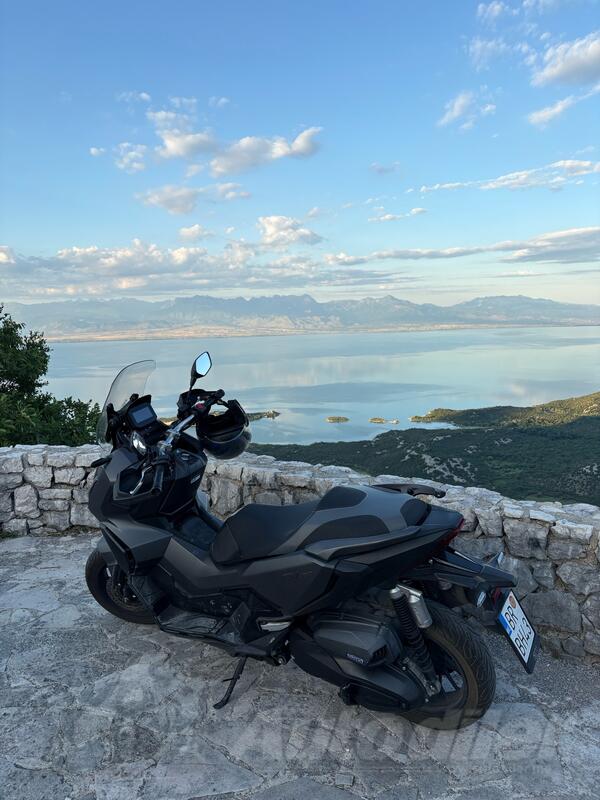 Honda - ADV 350