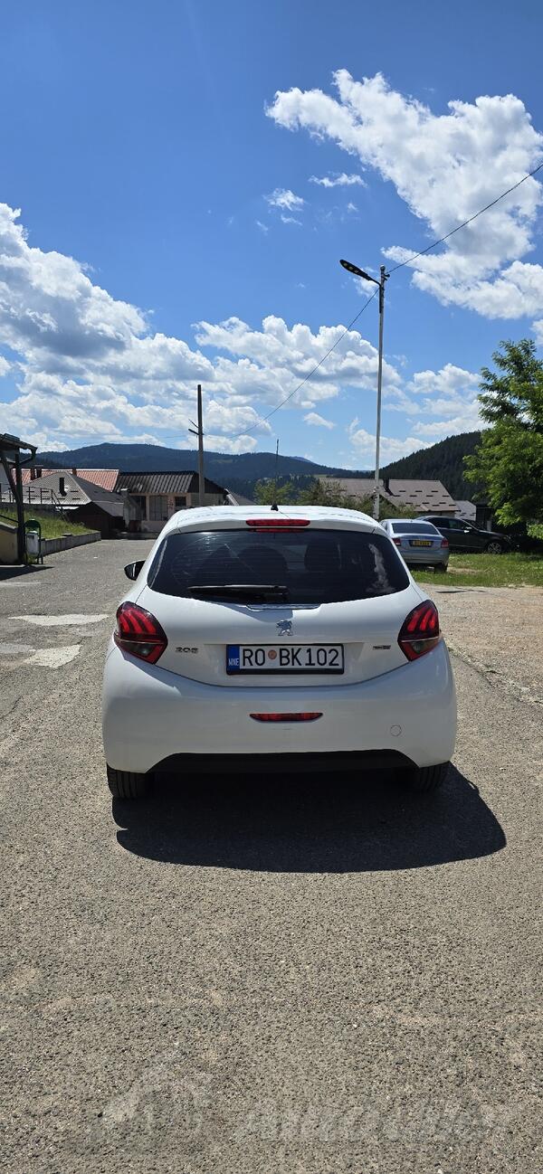 Peugeot - 208 - 1.6