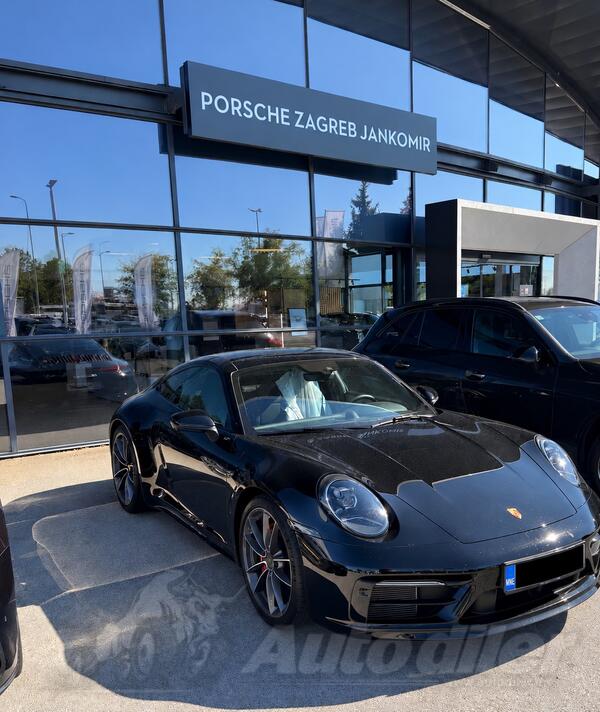Porsche - 911 - Carrera 4S