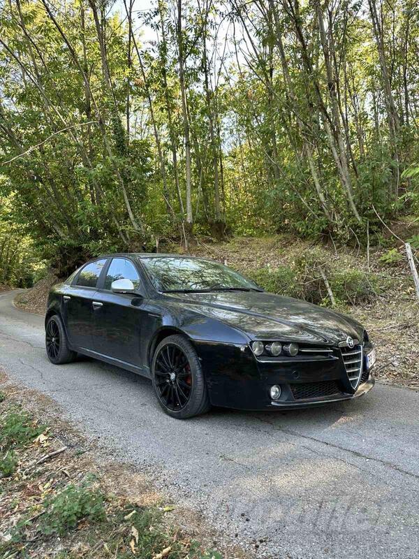 Alfa Romeo - 159