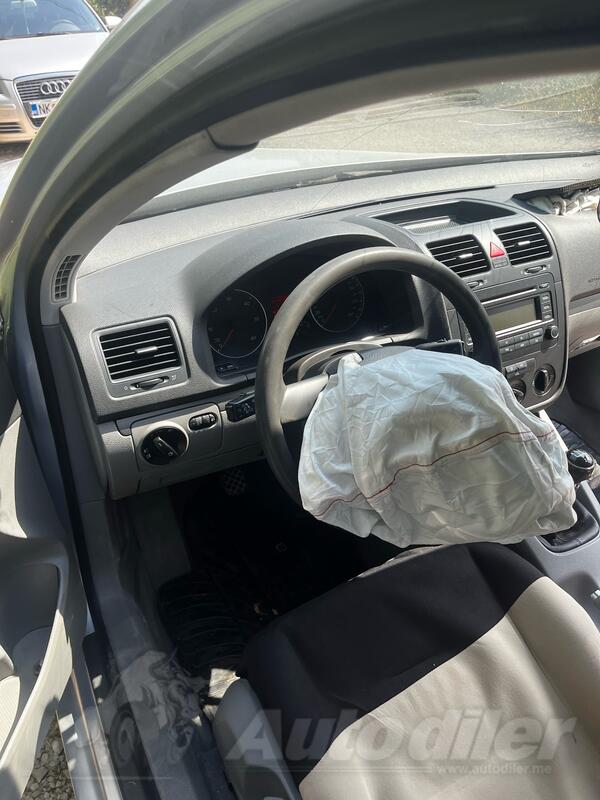 Volkswagen - Golf 5 - 1.9 tdi