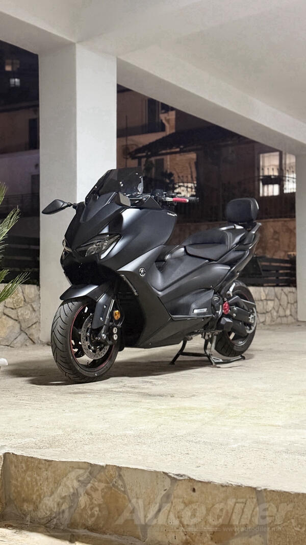 Yamaha - Tmax 560