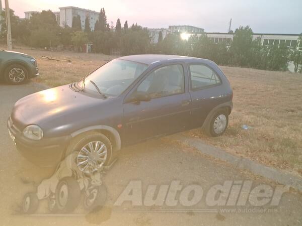 Opel - Corsa - 1.4 benzin