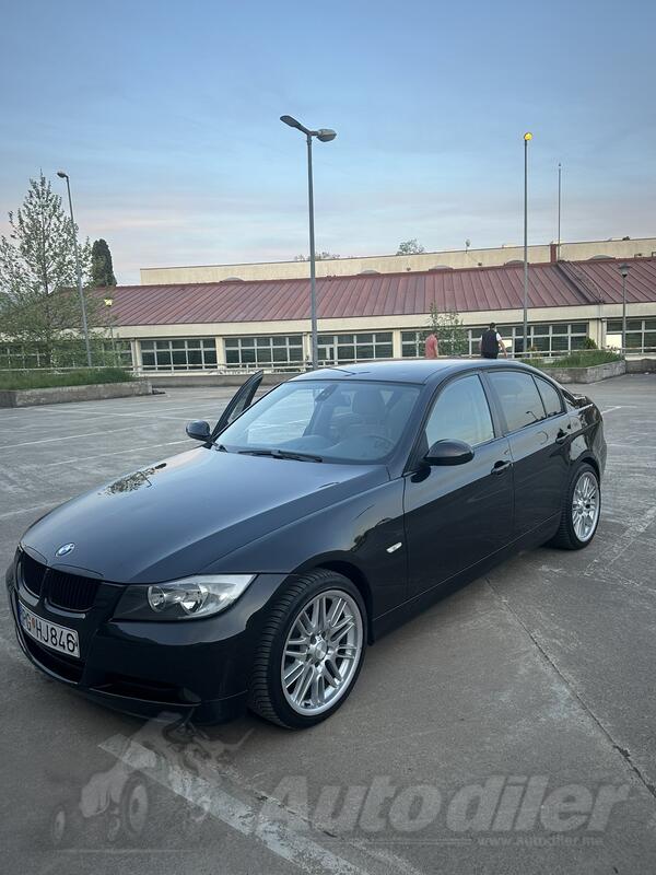 BMW - 320
