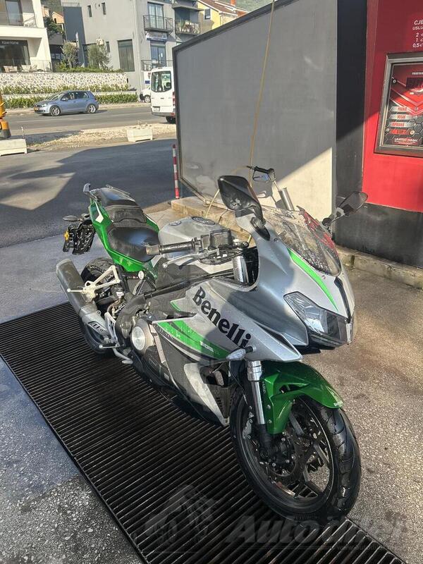 Benelli - 302R