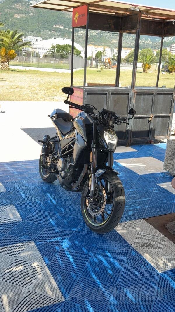 CFMoto - NK 300