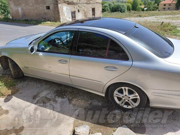 Mercedes Benz - E 200 - 220