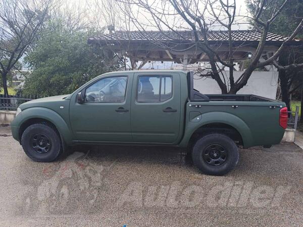 Nissan - Navara - 2.5