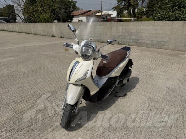 Piaggio - BEVERLY 300
