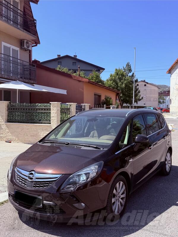 Opel - Zafira Tourer - 2.0 cdti