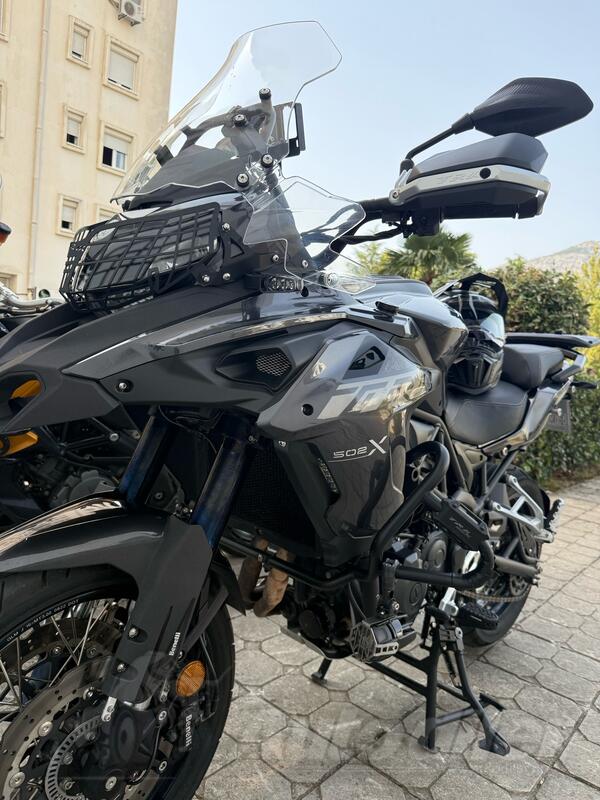 Benelli - TRK 502X