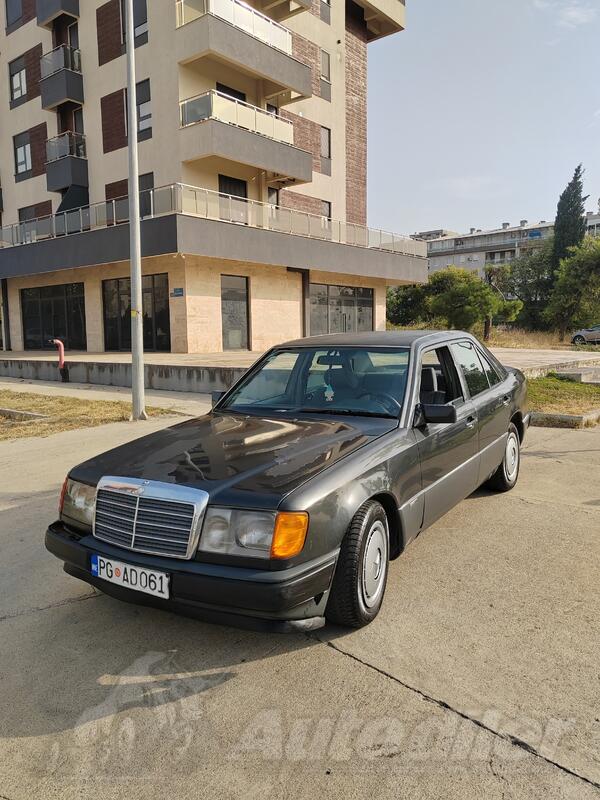 Mercedes Benz - E 200 - 200D