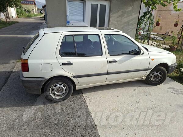 Volkswagen - Golf 3 - 1.8