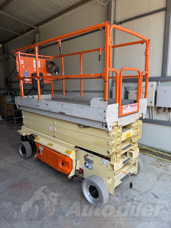 Jlg - 2646 ES