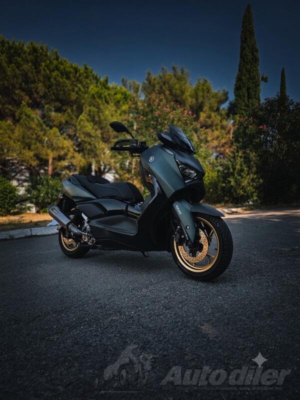 Yamaha - XMAX TechMax
