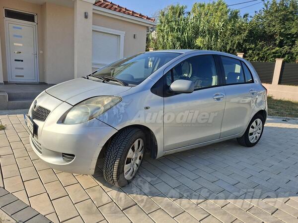 Toyota - Yaris - 1.3 5D STELLA