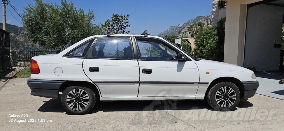 Opel - Astra - 1.4 benzin