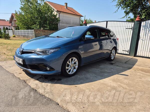 Toyota - Corolla - hybrid