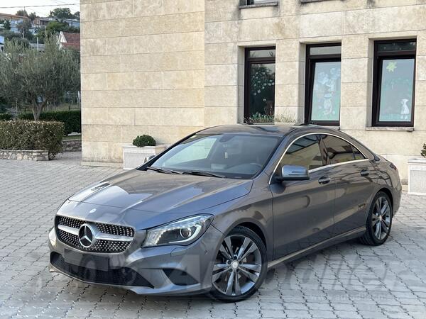 Mercedes Benz - CLA 200 - autoamtic