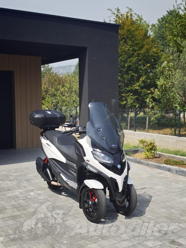 Piaggio - MP3 400 S