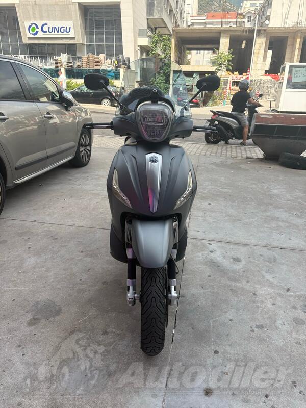 Piaggio - Beverly