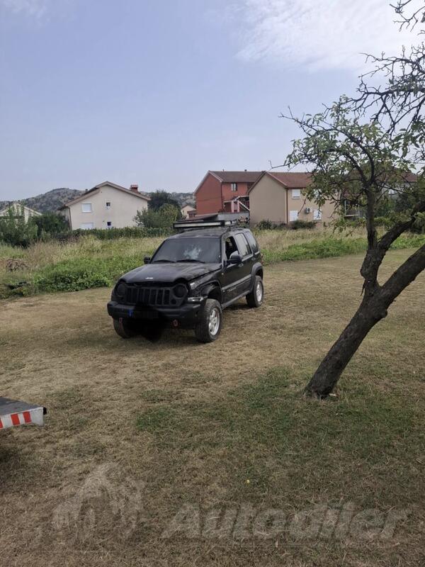 Jeep - Liberty - 2.8