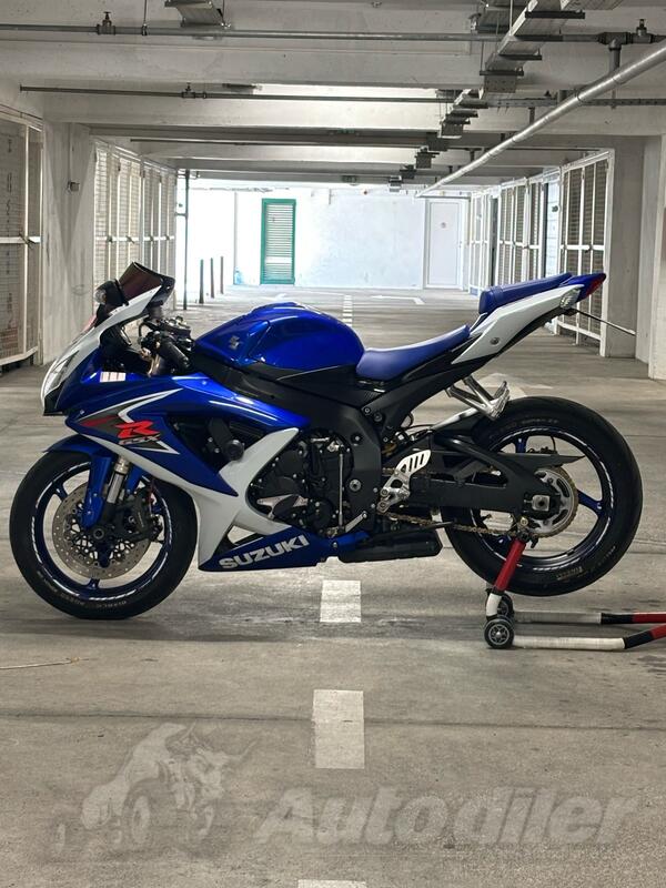 Suzuki - GSXR - 600