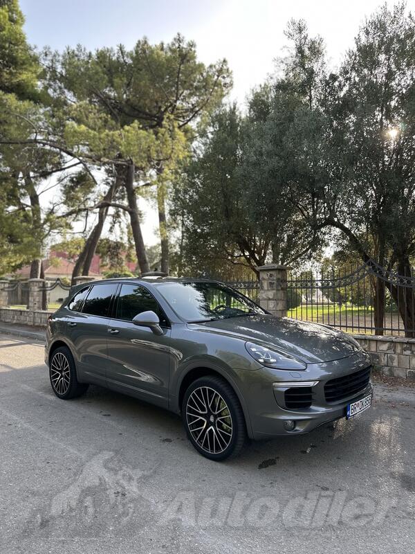 Porsche - Cayenne - .