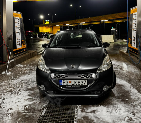 Peugeot - 208 - Peugeot - 208 - 1.4 E-HDI