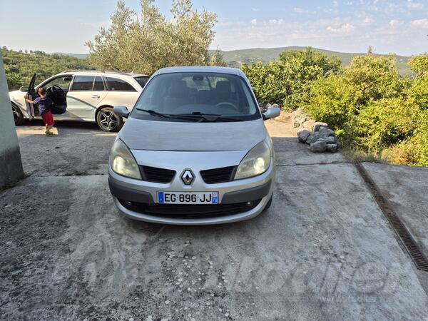 Renault - Grand Scenic - 2.0 dci
